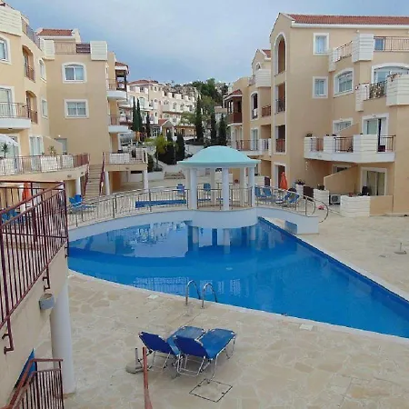 Mia's Cove Apartment